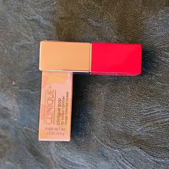 Clinique Pop Lip Colour + Primer - Cherry Pop - Picture 2 of 3